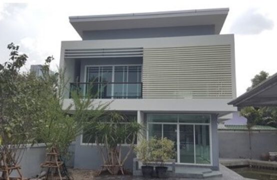 Modern house Pradipat ( BTS Saphan Khwai )