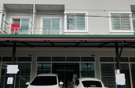 Commercial Building Phaholyothin