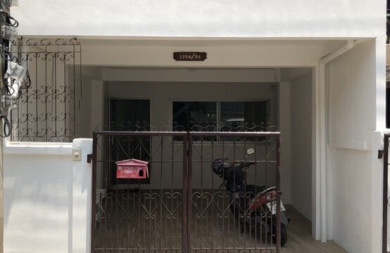 Townhouse at Prachachuen 43