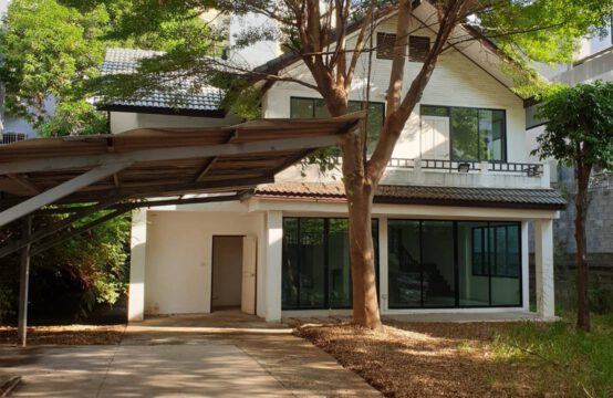 Home office at Soi Srinakarin