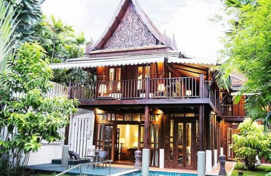 Traditional Thai House with pool in Sukhumvit