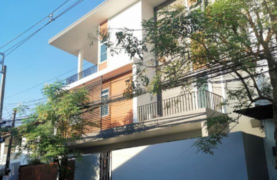 Single house near MRT Tao Poon