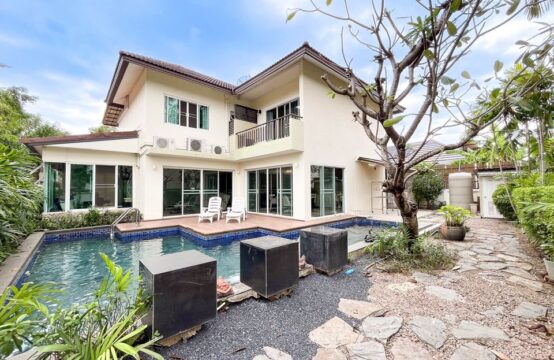 VILLA ARCADIA SRINAKARIN (Swimming Pool)