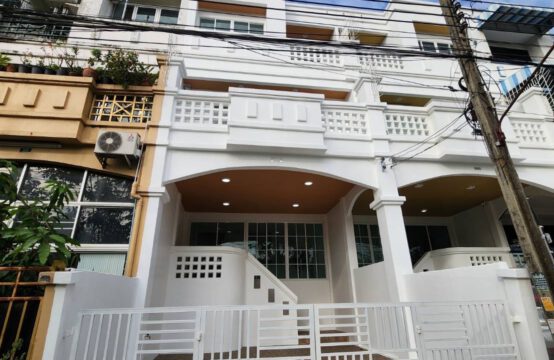 Townhome Phatthanakan 38