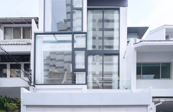 Townhome near BTS Asoke