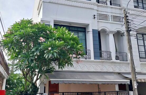 ฺBaan Klang Muang Ladprao Yothin Phatthana
