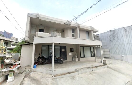 Office buildings Ladprao