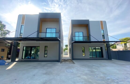 Home office building near MRT Bang Khae