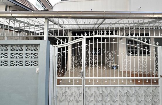 Semi-Detached house near MRT Charan 13