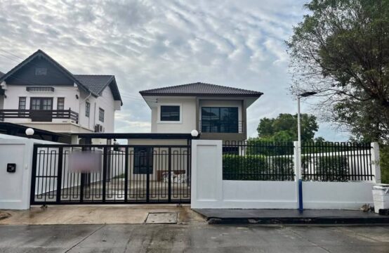 Single house Soi Nimit Mai