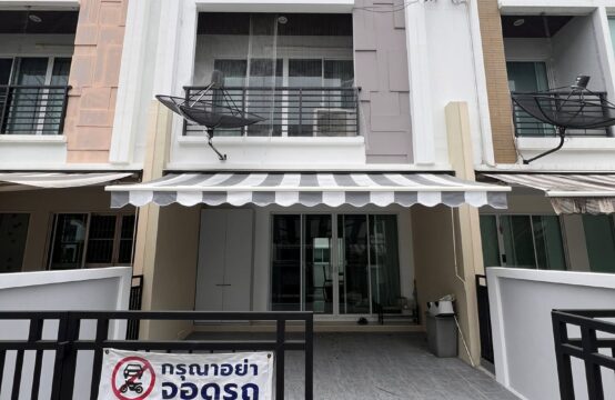 Baan Klang Muang S-Sense Srinakharin