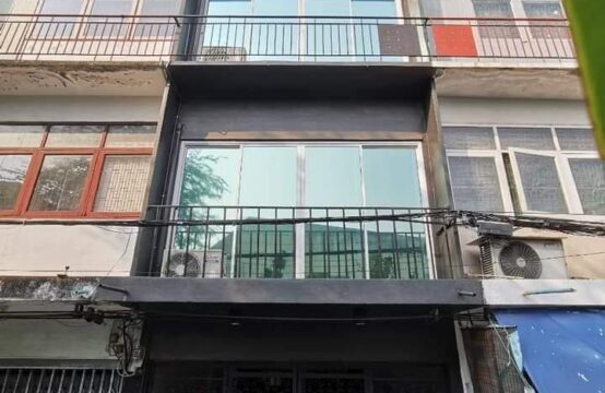 Townhouse Soi Prachachuen
