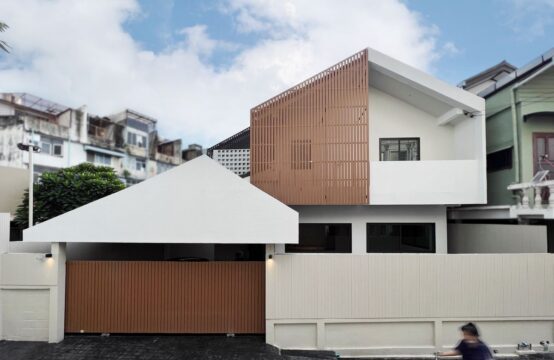 Single house near MRT Mai Lap