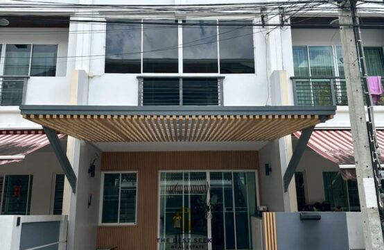 Baan Klang Muang Sathorn-Taksin 2