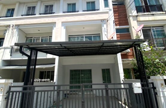 Baan Klang Muang The Royal Monaco Srinakarin 24