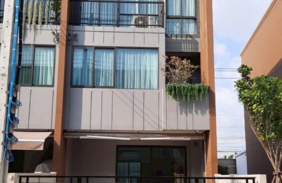 Baan Klang Muang Sukhumvit-Onnut