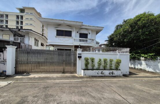 Single house Ratchada-Huai Khwang