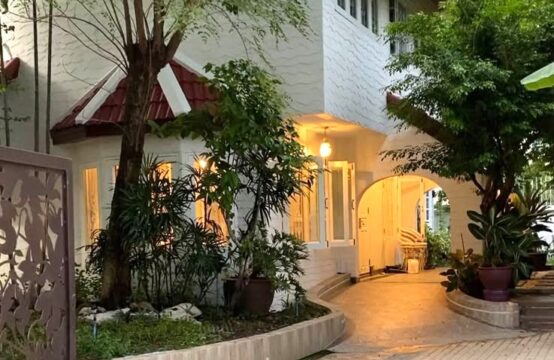 Single house near BTS Onnut