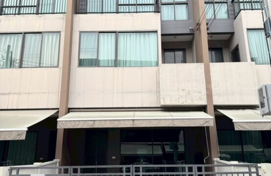 Baan Klang Muang Ladprao-Serithai