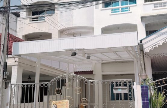 Happy Land Ville Soi Lasalle 32